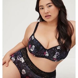 Torrid Black Skull & Roses Full Coverage Balconette 360° Back Smoothing™ Bra NWT